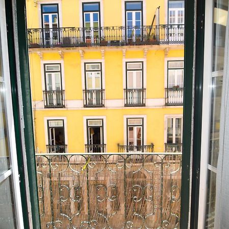 Shared Apartment With Bright Private Patio In Lisboa 外观 照片