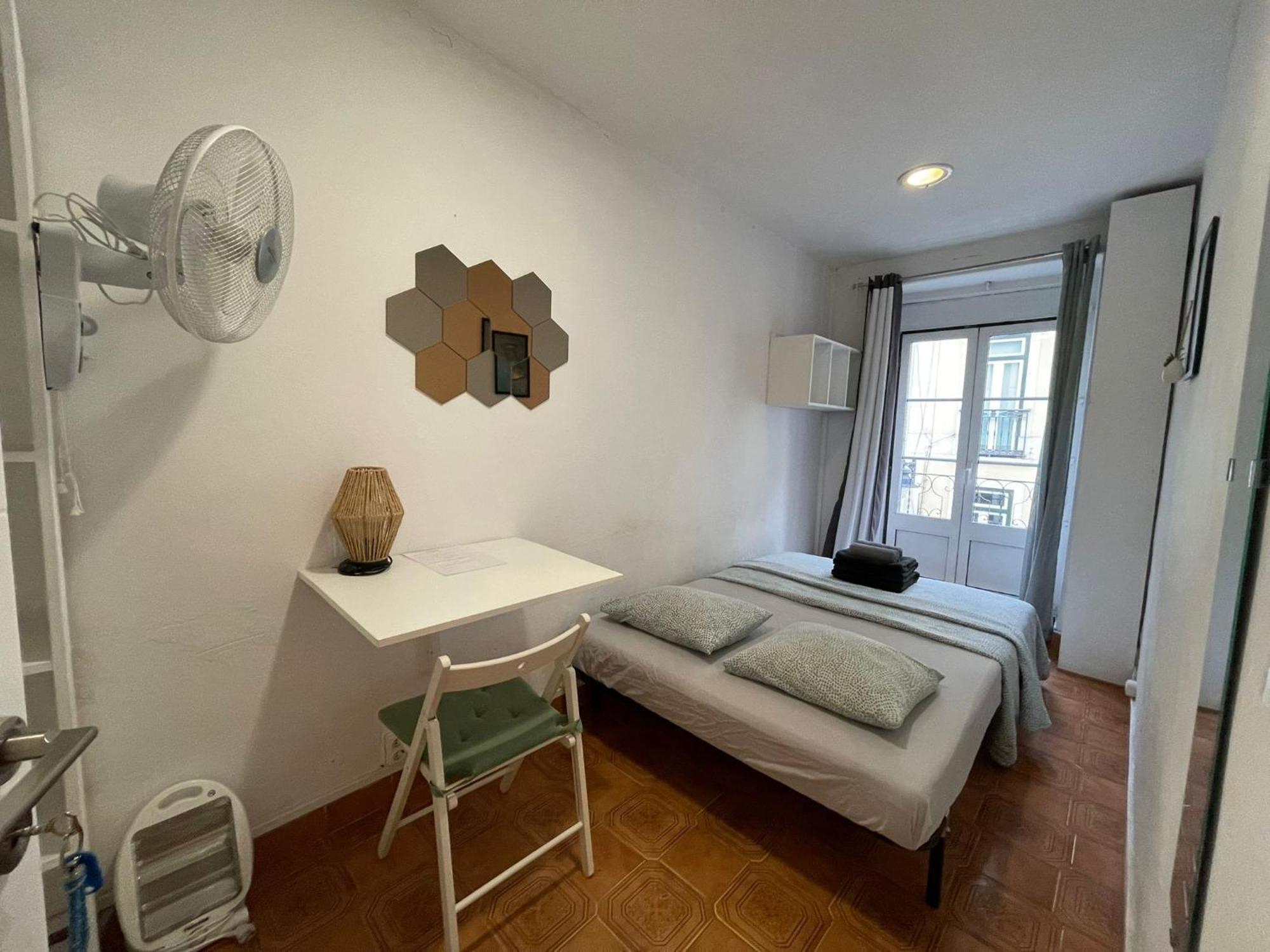 Shared Apartment With Bright Private Patio In Lisboa 外观 照片