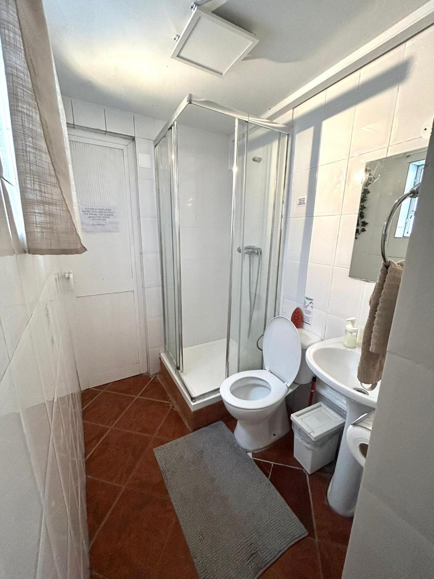 Shared Apartment With Bright Private Patio In Lisboa 外观 照片